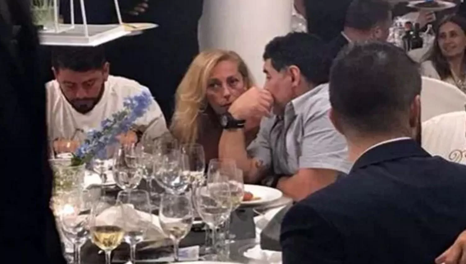 LOS TRES. Diego Jr, Sinagra y Maradona se mostraron juntos después de casi tres décadas. FOTO TOMADA DE INFOBAE.COM