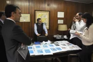 La polémica por el cupo se coló en el acto de oficialización de los modelos de votos