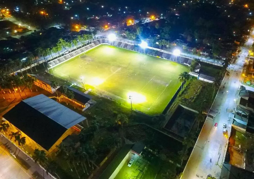 OBRA. Bella Vista inaugurará esta noche la iluminación artificial del estadio de “Las Palmeras”, en el partido contra Amalia.  