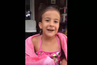 Mili, la nena conocida por sus reflexiones en las redes, opinó sobre el Día de la Independencia