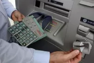 Tarjetas clonadas: qué encontró la Policía en la habitación del hotel donde se alojaba uno de los acusados