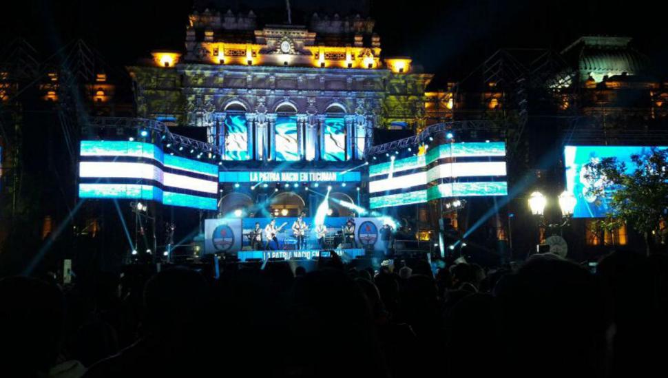 Música en la plaza Independencia