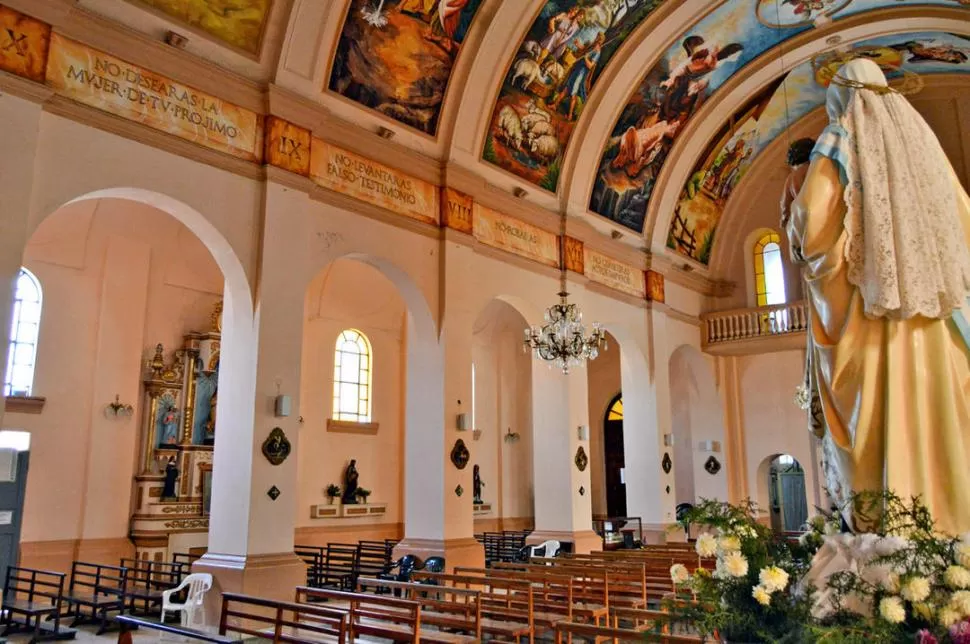 Iglesia de Nuestra Señora del Carmen, de Aguilares.  Fotos del Ente Tucumán Turismo.-