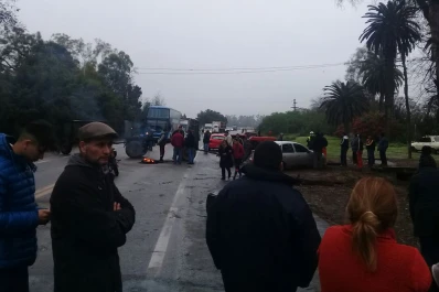 Tabacaleros cortaron la ruta 38 y es imposible llegar a La Cocha