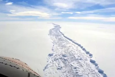 Cuáles son los riesgos que implica el iceberg gigante que se separó de la Antártida