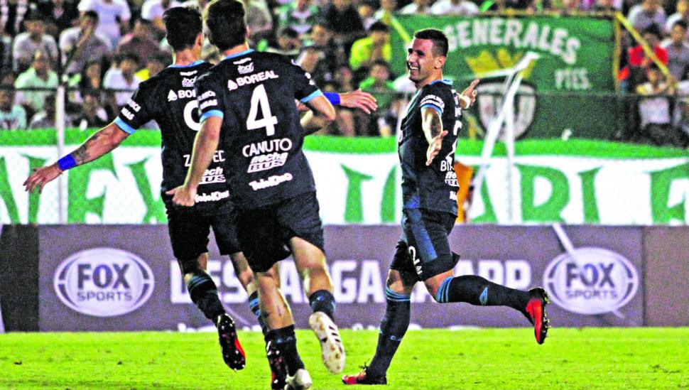 Atlético mostró su oficio copero al ganar en Bolivia