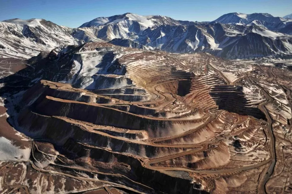 IMPONENTE. Veladero es una zona de explotación minera sanjuanina, donde se extrae oro y plata a cielo abierto. foto de archivo