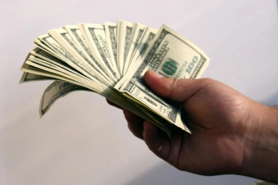 El dólar sigue siendo un refugio para los que aún tienen capacidad de ahorro
