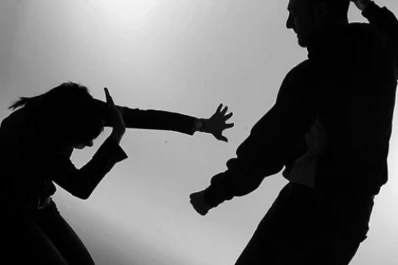 Mantuvo a su ex pareja encerrada en una habitación durante dos días