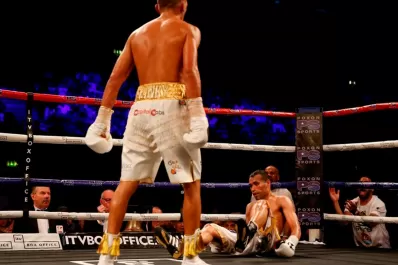 Jonhatan Barros no pudo con el galés Lee Selby, que retuvo el título pluma