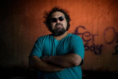 “Me interesaba que los personajes ingresaran en un mundo sin explicación”