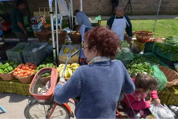 Yerba Buena: en la feria del Gobierno se consiguieron alimentos más baratos que en los súper