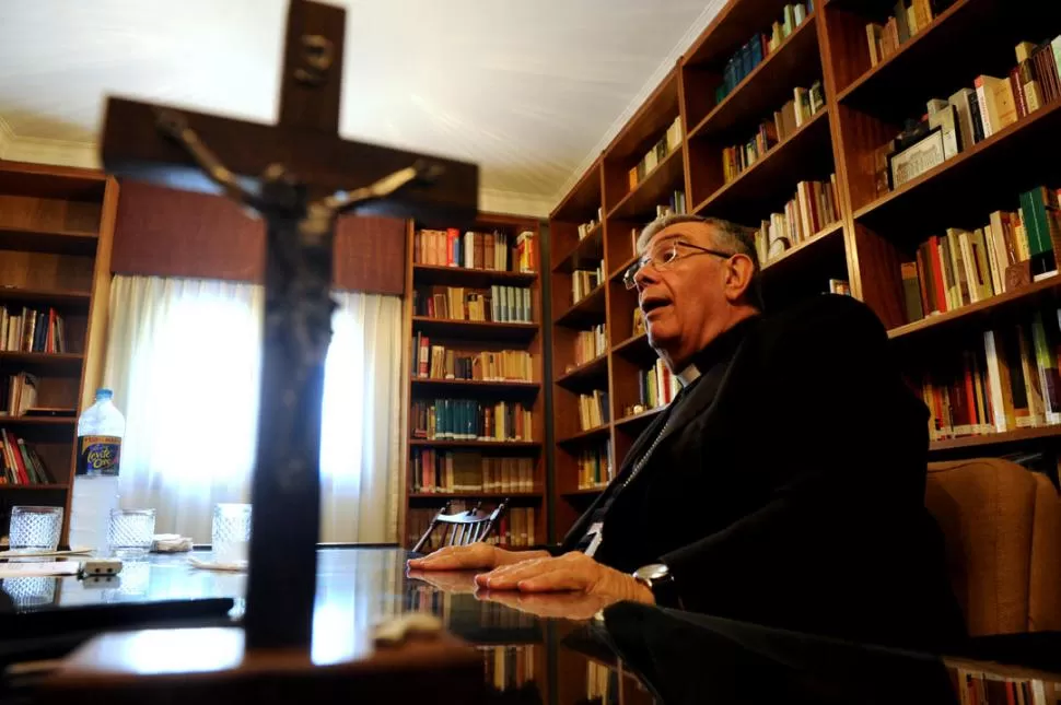 RECLAMO DE PRUDENCIA. “No hay que andar peleando por cargos”, planteó ayer el arzobispo de Tucumán. la gaceta / foto de FRANCO VERA