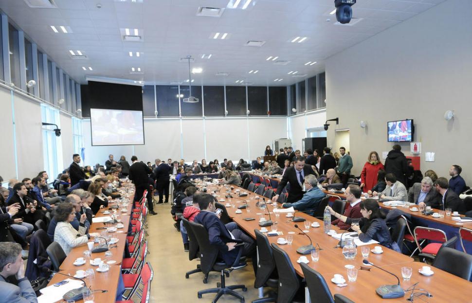 Diputados debate expulsar a De Vido
