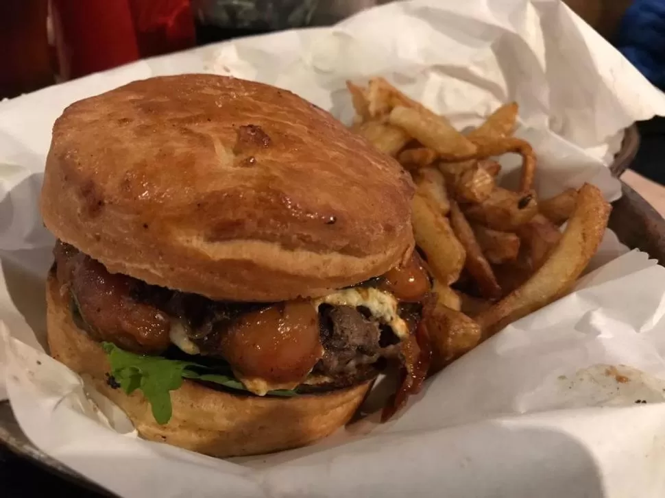 Lluvia de hamburguesas caseras, el boom de la comida rápida gourmet