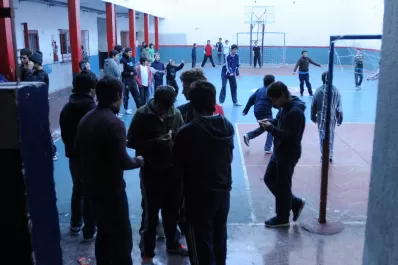 Más del 70% de los alumnos del Gymnasium está en contra del ingreso de mujeres