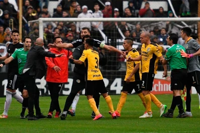 Riestra-Comunicaciones: se jugarán los cinco minutos restantes y también habrá sanción económica