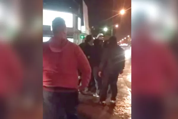 Video: el momento de la discusión del concejal de Yerba Buena con los agentes de tránsito