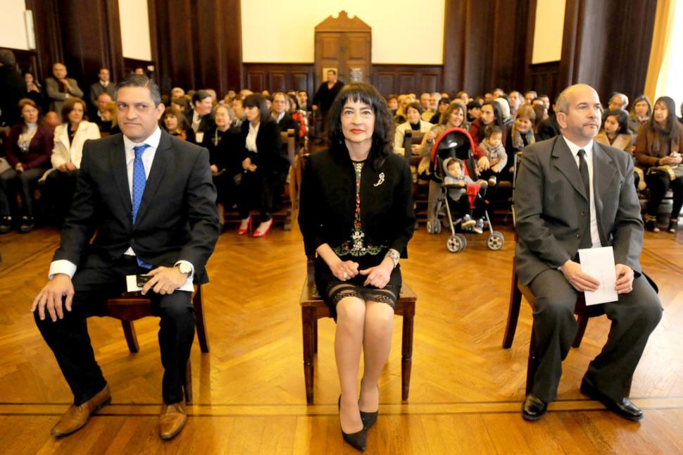 INGRESO A LA FAMILIA JUDICIAL. Carlos Saltor (fiscal de Cámara), Ana María Iácono (jueza de Menores) y Sergio Altamirano (camarista penal). 