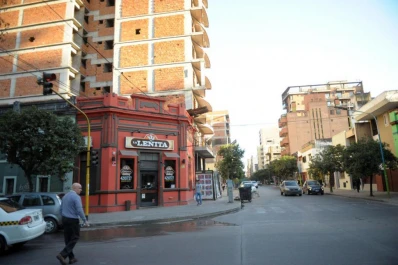 Asaltaron un local de comidas en pleno Barrio Norte