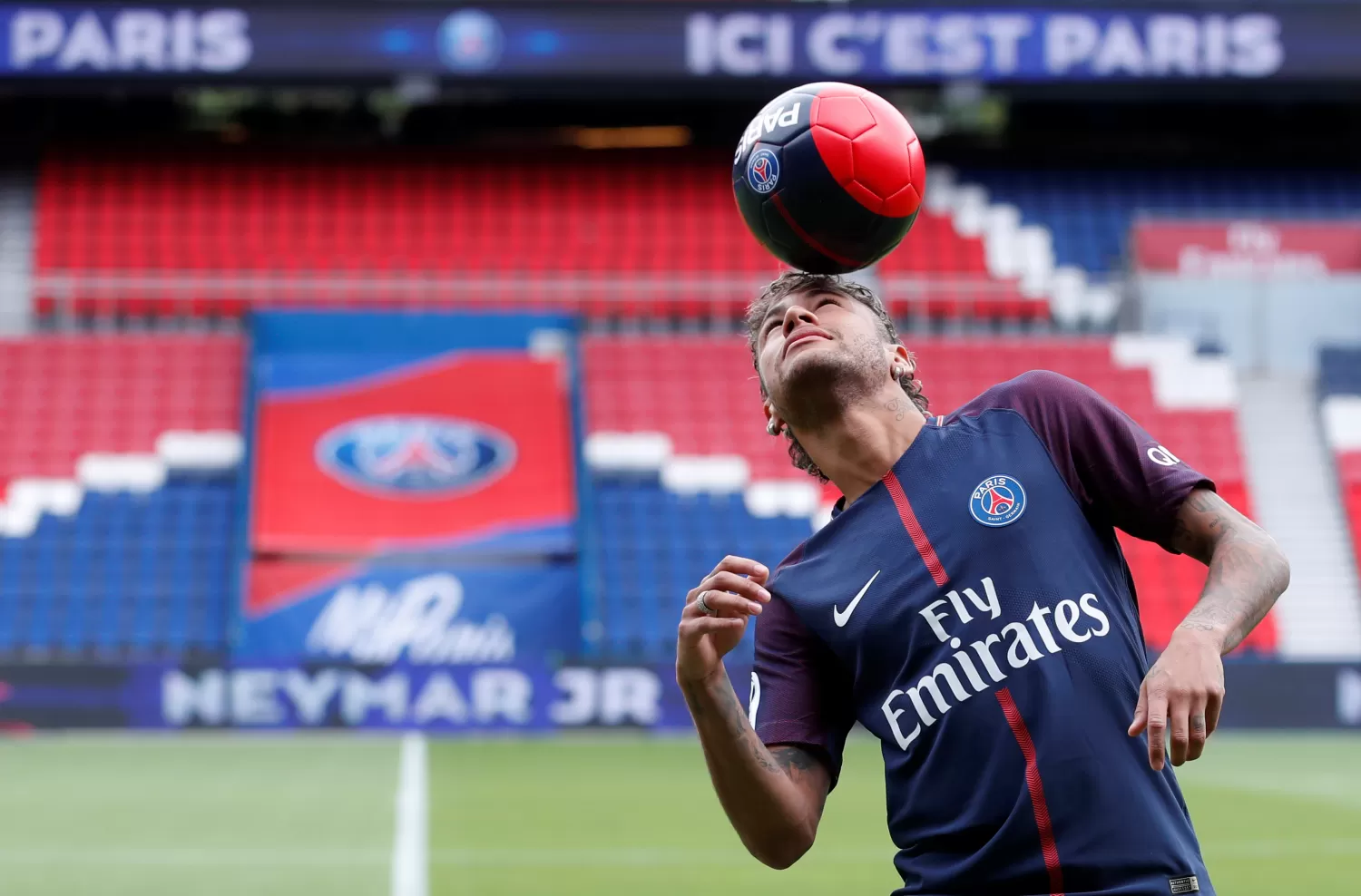 LA NUEVA JOYA. En un equipo plagado de estrellas, Neymar buscará mayor protagonismo. REUTERS