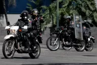 Crisis en Venezuela: vehículos antimotines, perdigones y gases lacrimógenos para reprimir una manifestación