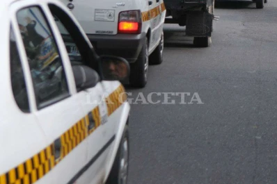 Implementarán medidas para erradicar la ilegalidad en los taxis