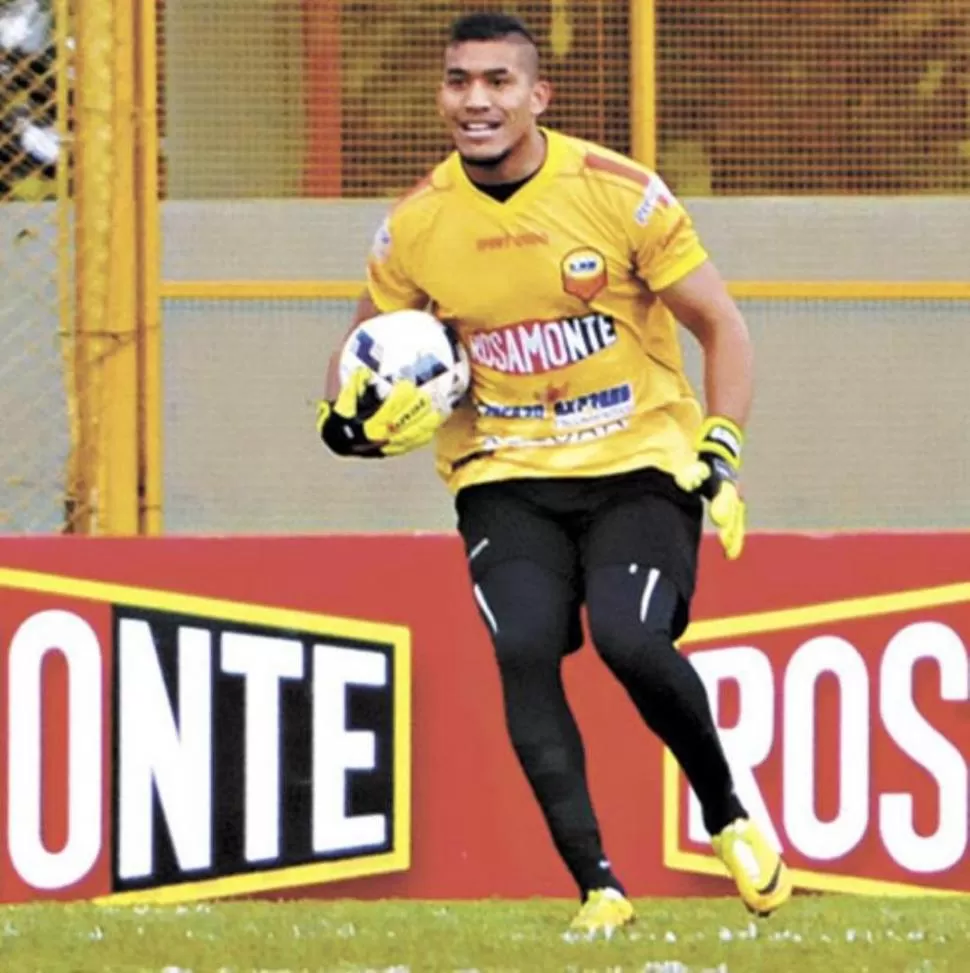 FICHA. Arce, 25 años, mide 1,85 metro, jugó en Unión, Atlético Paraná y Crucero. deportesmisiones.com.ar