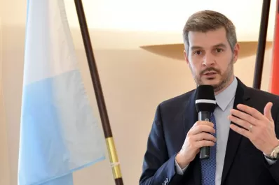 Marcos Peña aseguró que la inflación está perdiendo frente al salario