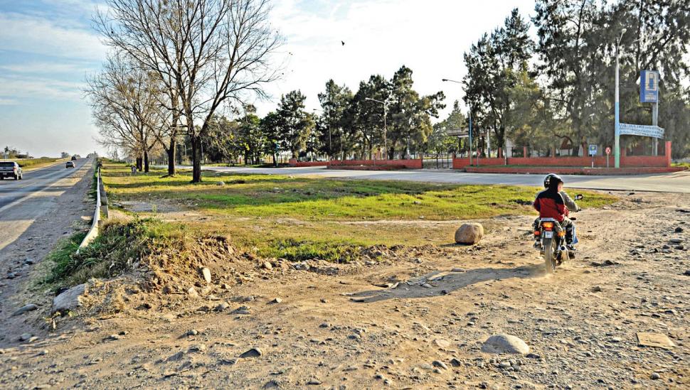 Buscan a un conductor que provocó una tragedia y huyó