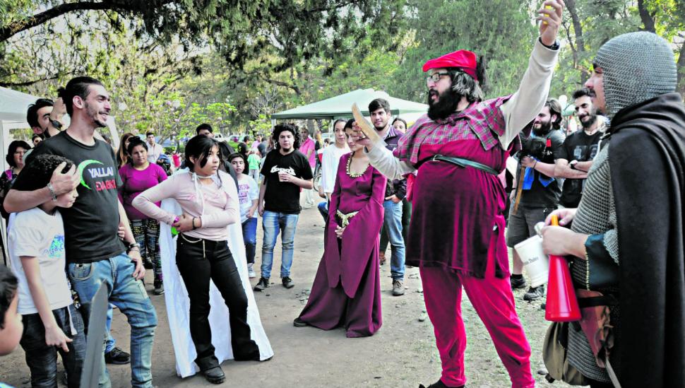 Una feria medieval liberó la fantasía en el parque 9 de Julio