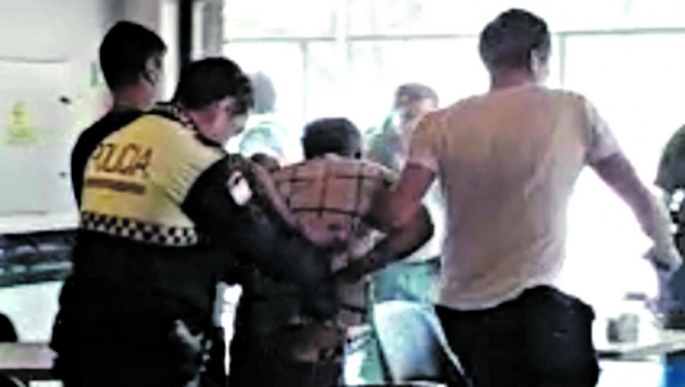 Tensa liberación de una rehén en un bar de Concepción
