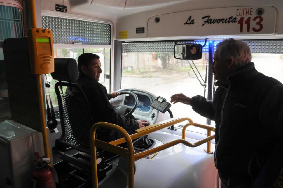 Las Talitas contratará policías para colectivos