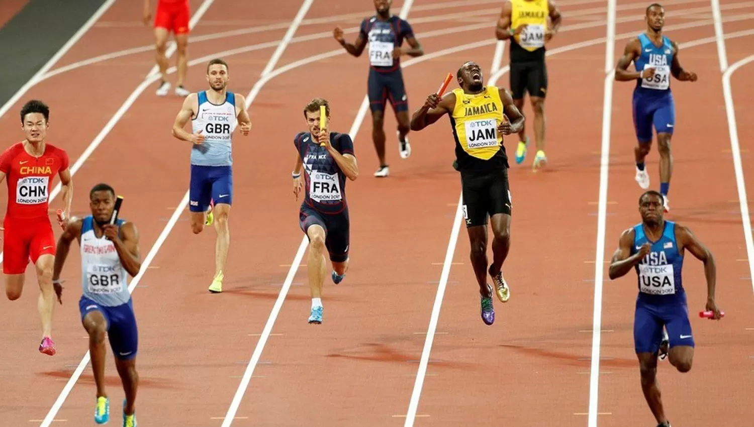 EL MOMENTO DE LA LESIÓN. Bolt hace un gesto de dolor en plena carrera. FOTO TOMADA DE CLARIN