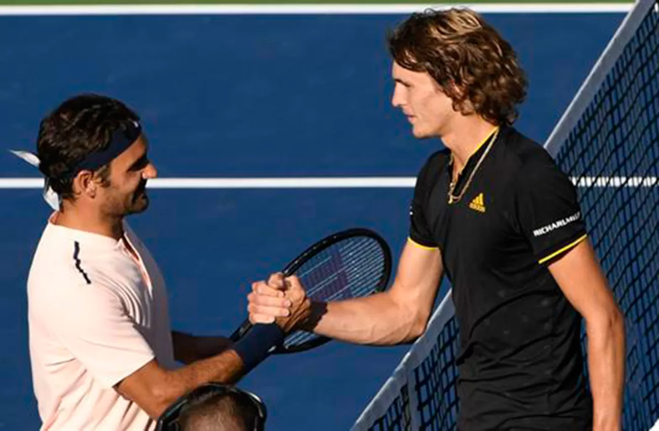 FRENTE A FRENTE. Federer y Zverev. (FOTO TOMADA DE TWITTER)