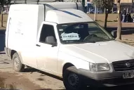 Heredia, el cartel que identifica a los vehículos que acarrean votantes en San Cayetano