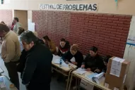 Autopista Sur: no pudo votar porque los transas le retuvieron el documento