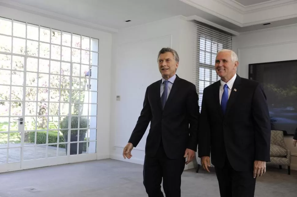 AMISTOSOS. El Presidente argentino y el vice estadounidense, en Olivos. dyn