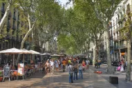 Así es la La Rambla, el paseo turístico en el que se produjo el atentado
