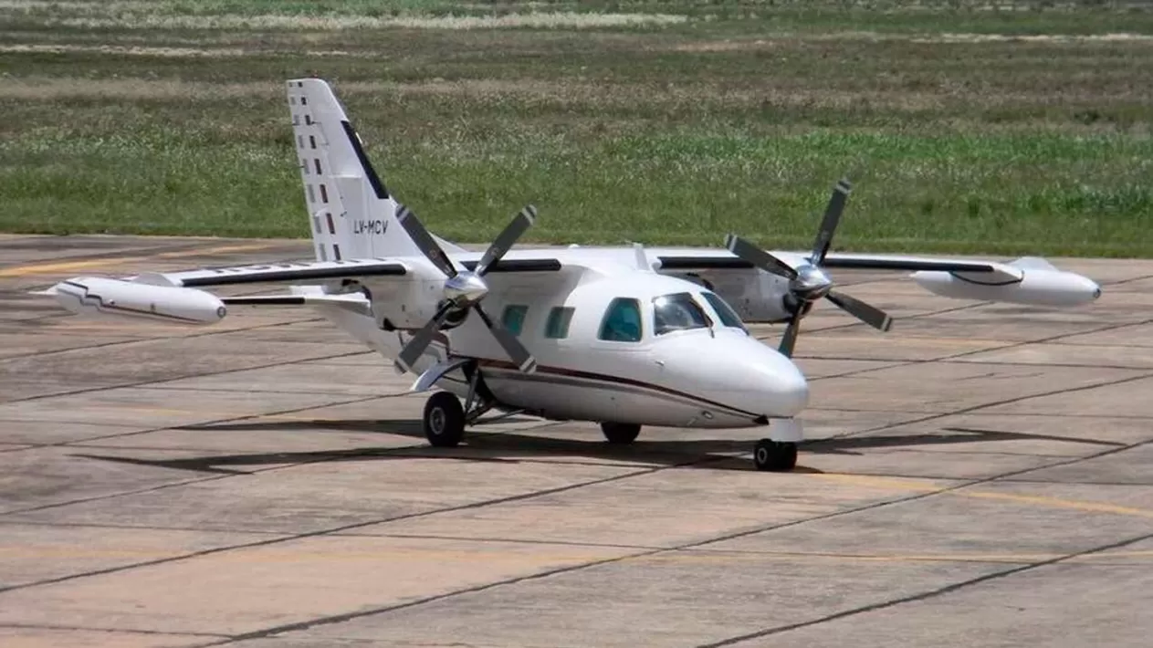 EL AVIÓN. FOTO DE TÉLAM