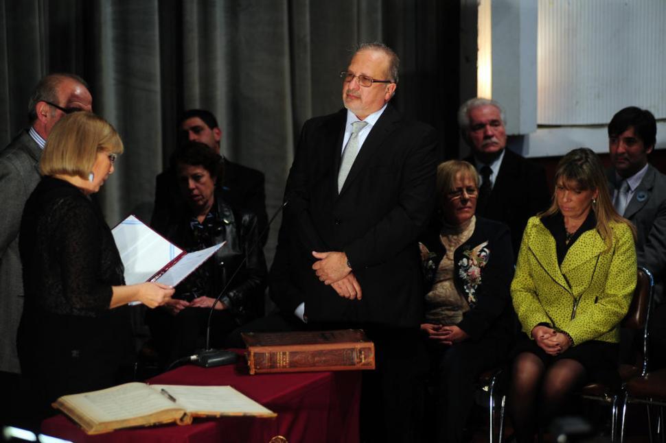 Funcionarios de la UNT exhiben sus patrimonios