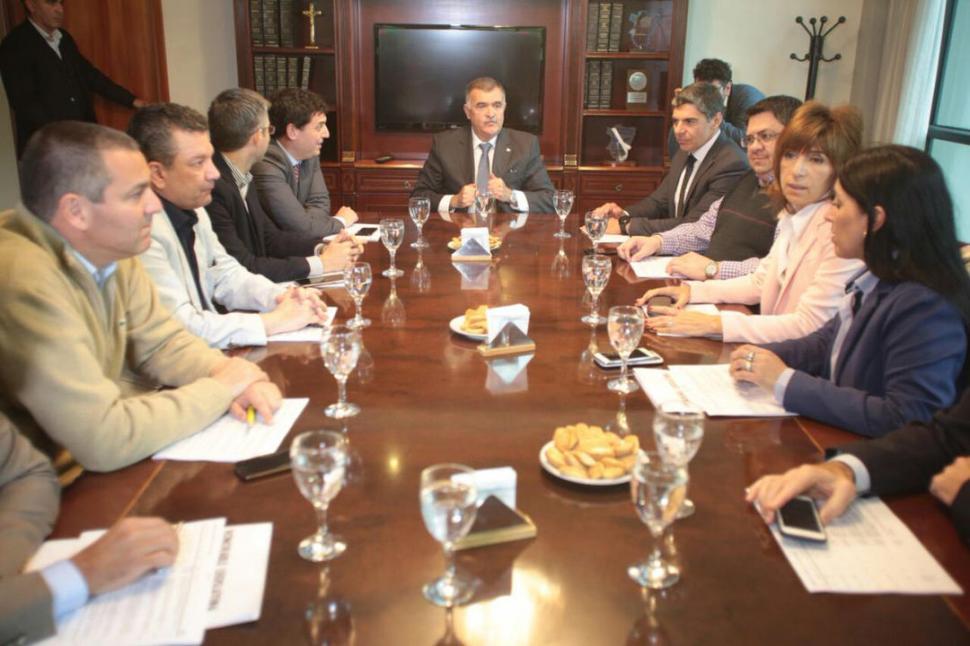 El gobierno no cierra la puerta a una licencia para Jaldo