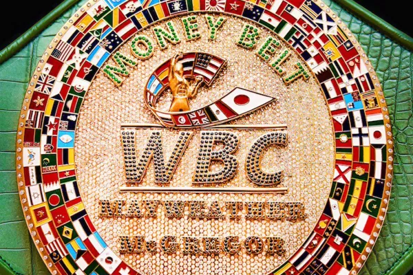 De piel de cocodrilo, con oro y diamantes: así es el cinturón por