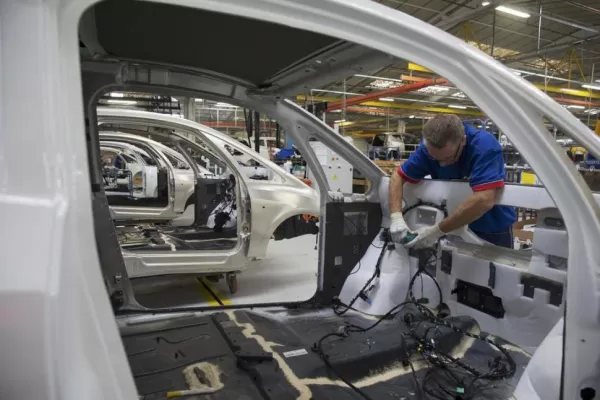 La industria muestra signos de mejora sostenida