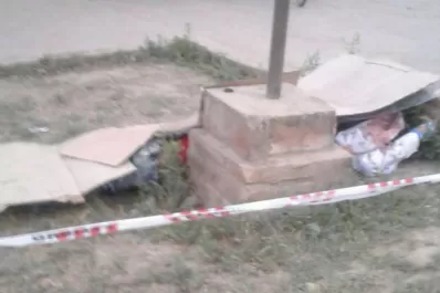 Hallan muerto a un hombre con un tiro en el pecho en Democracia al 300