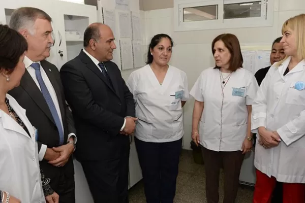 Manzur insiste en que no cederá un peso ante Buenos Aires