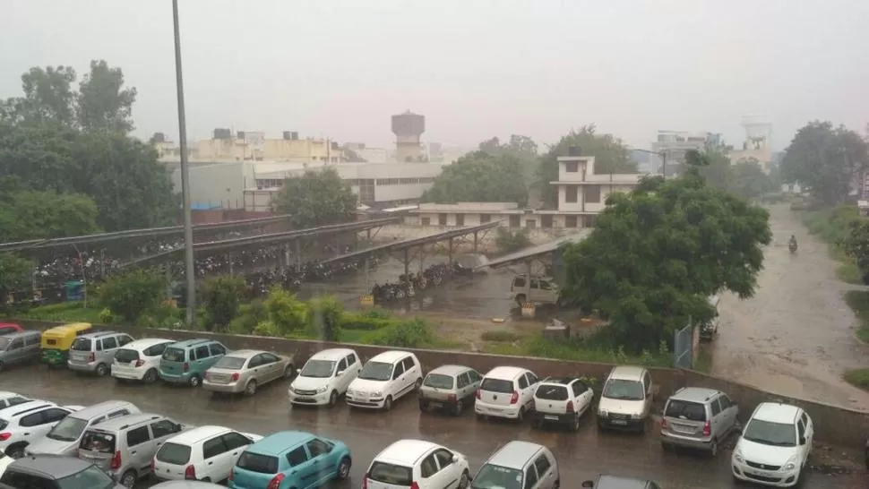 NUEVA DELHI. Las lluvias provocan desbordes y crecidas desde junio. twitter @TOICitiesNews