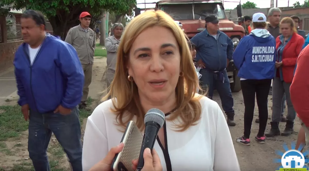POR LOS BARRIOS. Beatriz Ávila es protagonista en los últimos videos de la Municipalidad.