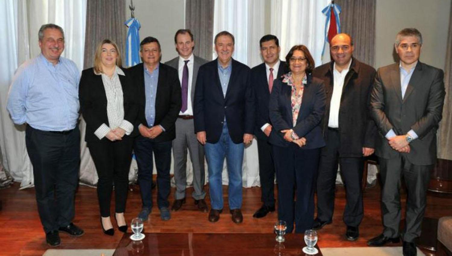 Manzur, junto con otros gobernadores peronistas. FOTO DE ARCHIVO. 