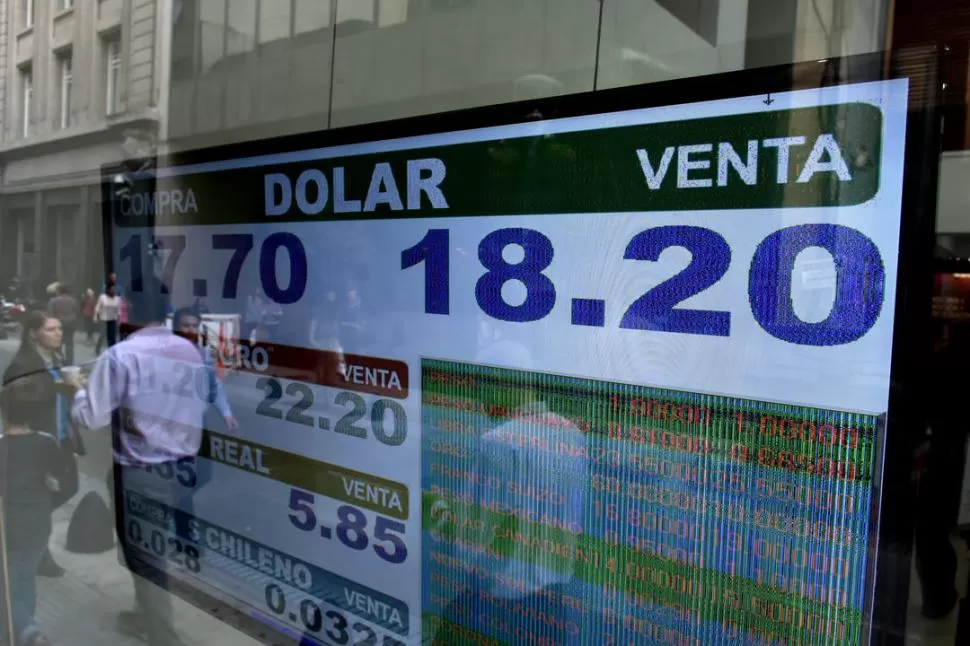 COTIZACIONES. El valor del dólar escaló el 28 de julio hasta $18,20 vendedor. DYN (ARCHIVO)